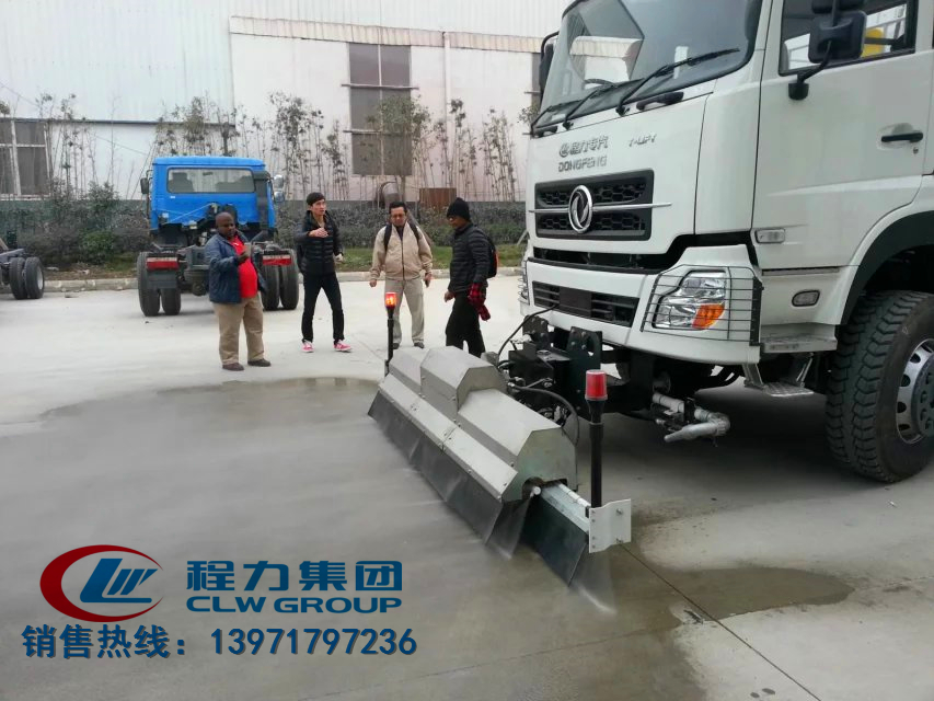 路面高壓清洗車客戶驗車 路面高壓清洗車客戶驗車