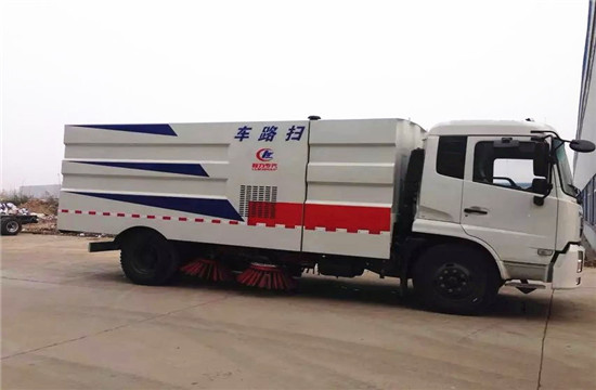 東風天錦掃路車圖片