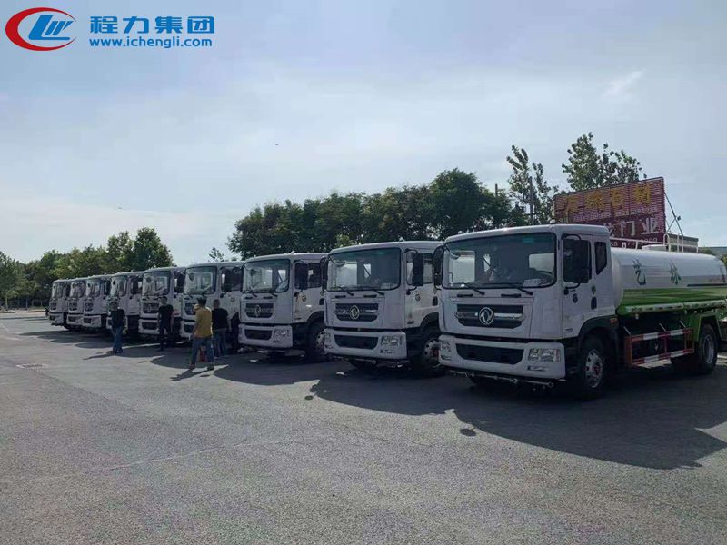 客戶訂購9臺14噸東風D9灑水車批量發車