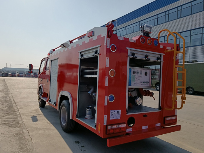 5噸消防灑水車價格_消防中隊消防車_1.5-3.5噸水罐消防車現車價格