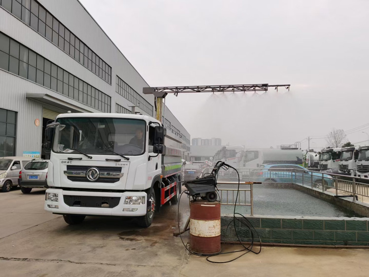 東風D9免稅的鐵路抑塵車--12噸降塵灑水車_大同煤場抑塵灑水車_運煤抑塵劑固化劑噴灑