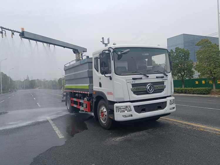 東風(fēng)D9旋轉(zhuǎn)伸縮臂鐵路抑塵車-程力12方煤炭運(yùn)輸降塵_榆林12方抑塵灑水車_霧化感應(yīng)噴淋車_煤炭降塵車