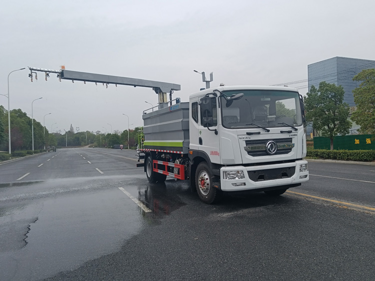 東風(fēng)D9免稅的鐵路抑塵車--12噸降塵灑水車_長(zhǎng)治12立方抑塵車-抑塵噴霧車鉤擋停噴功能火車封層車