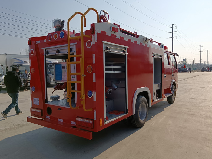 5噸消防灑水車價格_糧庫重點防火單位消防車_1.5-3.5噸水罐消防車現(xiàn)車價格