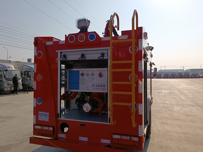 5噸消防灑水車價(jià)格_物業(yè)工廠小區(qū)消防車_2.5-5噸泡沫消防車現(xiàn)車報(bào)價(jià)