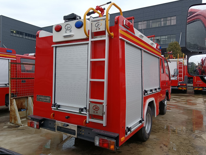 5噸消防灑水車廠家_村鎮鄉鎮森林消防車_1.5-3.5噸水罐消防車現車價格