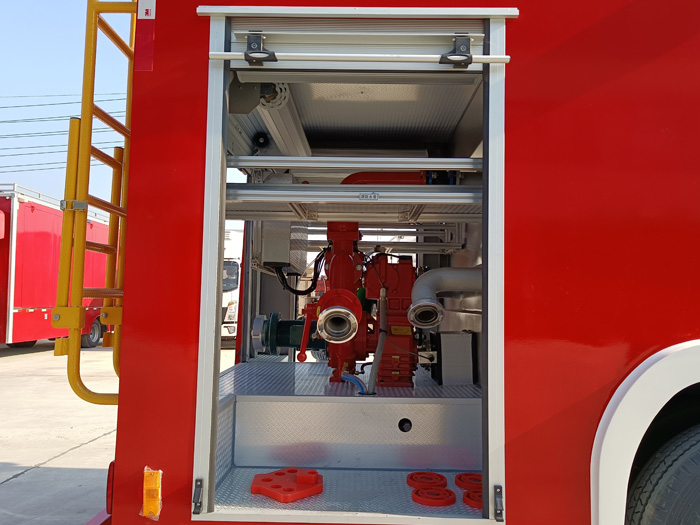 5噸消防灑水車多少錢_糧庫重點防火單位消防車_1.5-3.5噸水罐消防車現車價格